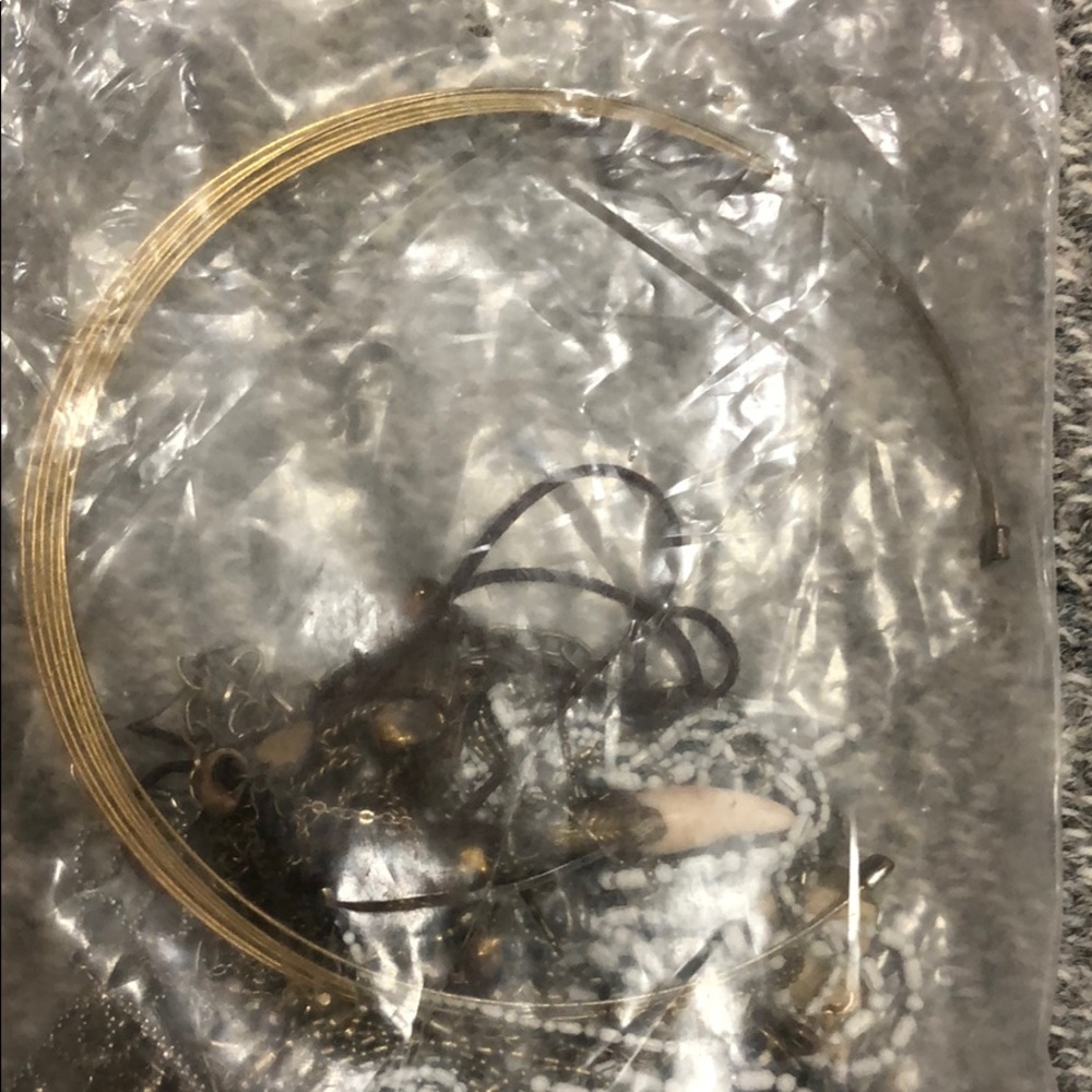 Every Single Thing in This Bag! - Picture 8 of 8